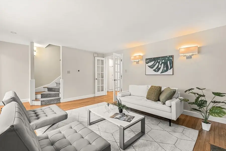 15 Kent Sq, Brookline, MA 02446 - #3