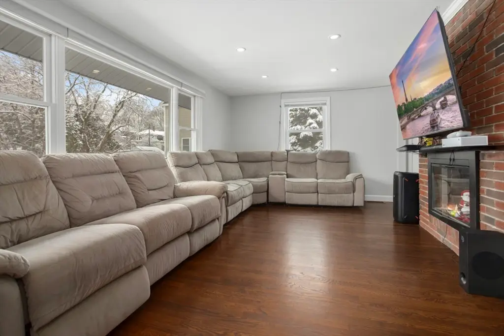 51 Spring St, Stoneham, MA 02180 - #1