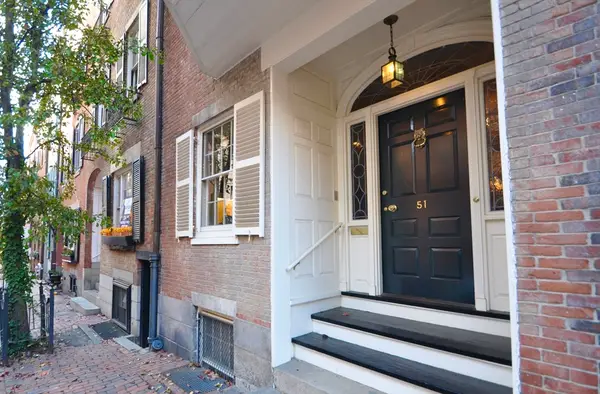 51 Pinckney St, Boston, MA 02114