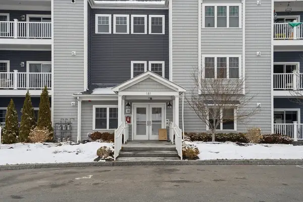 181 S Franklin St #206, Holbrook, MA 02343