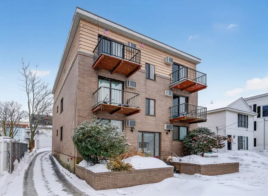 10-16 Stephen St #5, Lynn, MA 01902 - #3