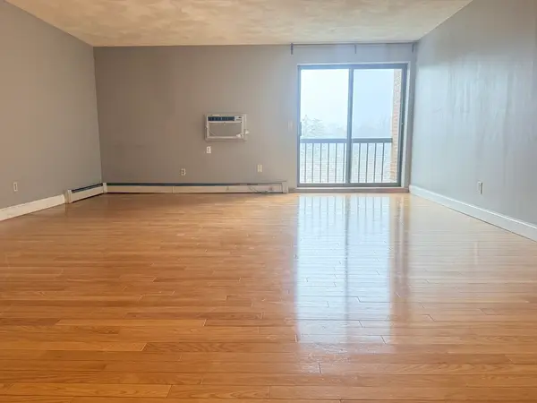 245 Sea St #45, Quincy, MA 02169