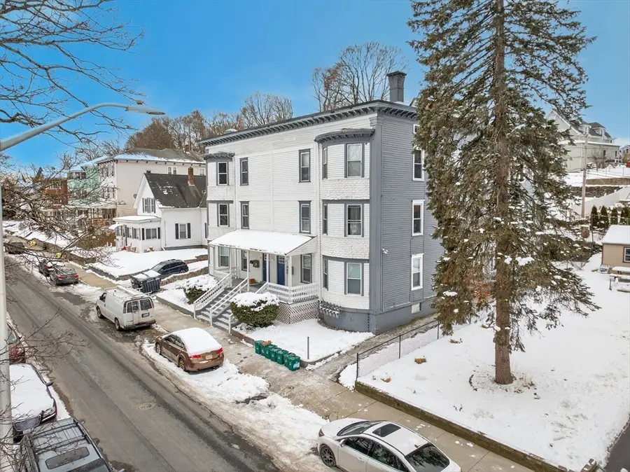 18 Crystal St, Worcester, MA 01603 - #2