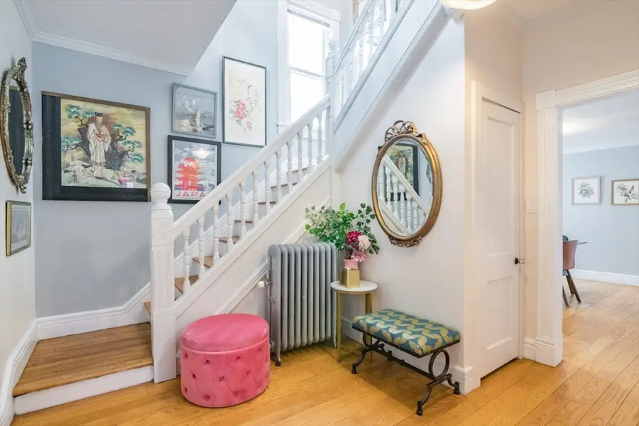 352 Pleasant St, Holyoke, MA 01040 - #3