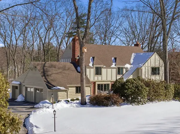10 Bridle Path, North Andover, MA 01845