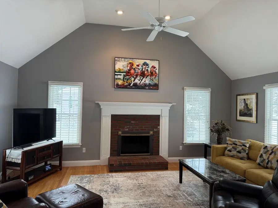 4 Haydn Ln, Walpole, MA 02081 - #3