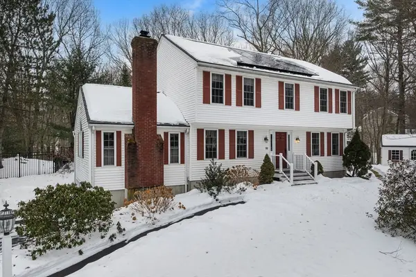 86 Hunter Rd, Uxbridge, MA 01569