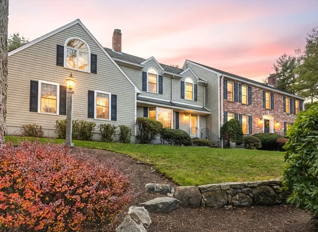 18 Shawnee Rd, Medfield, MA 02052 - #1