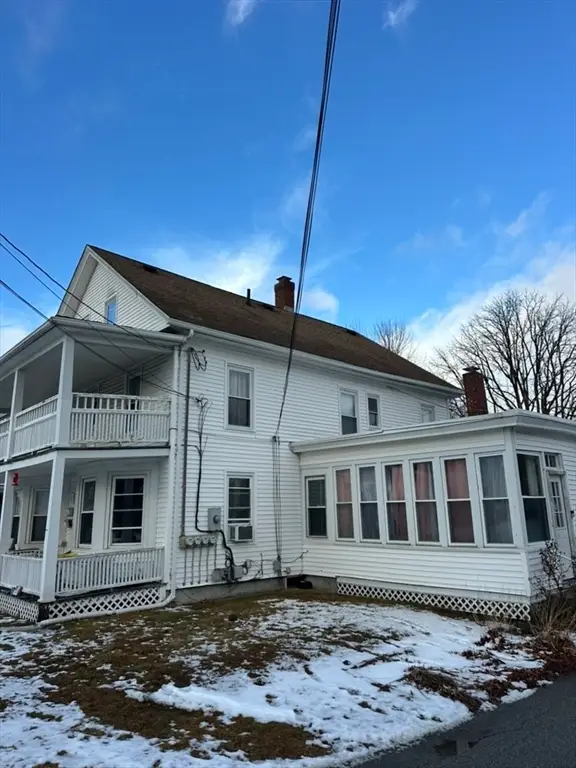 14 Slater St, Webster, MA 01570