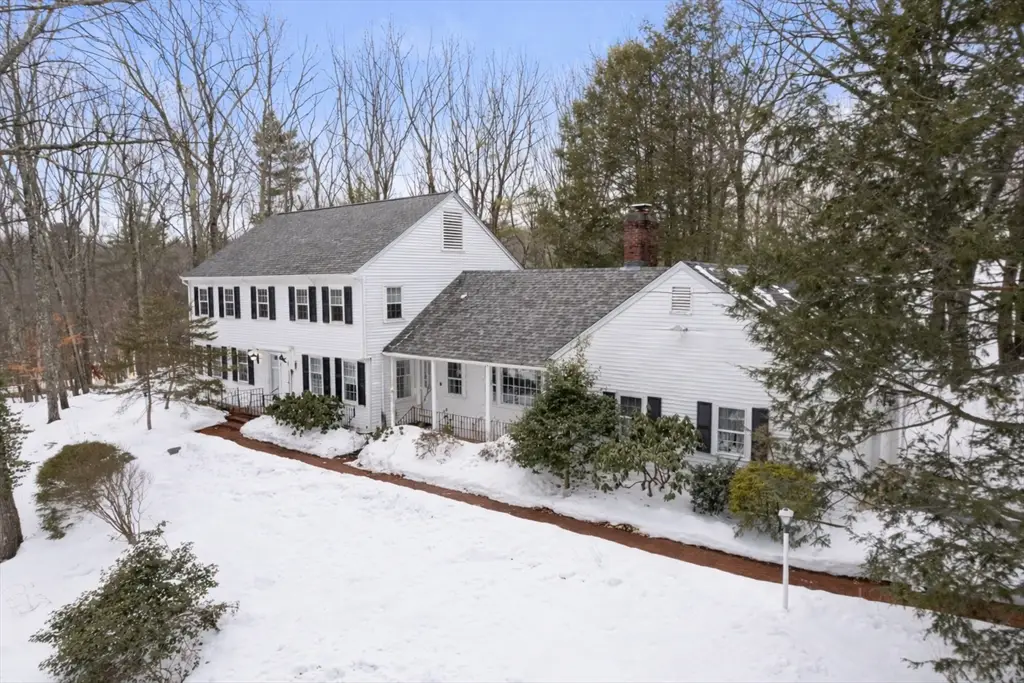 29 Rolling Ln, Dover, MA 02030 - #1