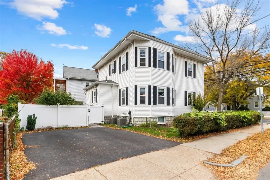 52 Warren St, Arlington, MA 02474 - #3