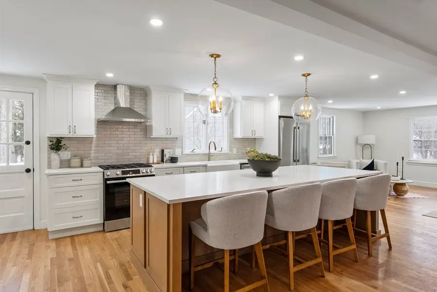 33 Oak Hill Rd, Wayland, MA 01778 - #2