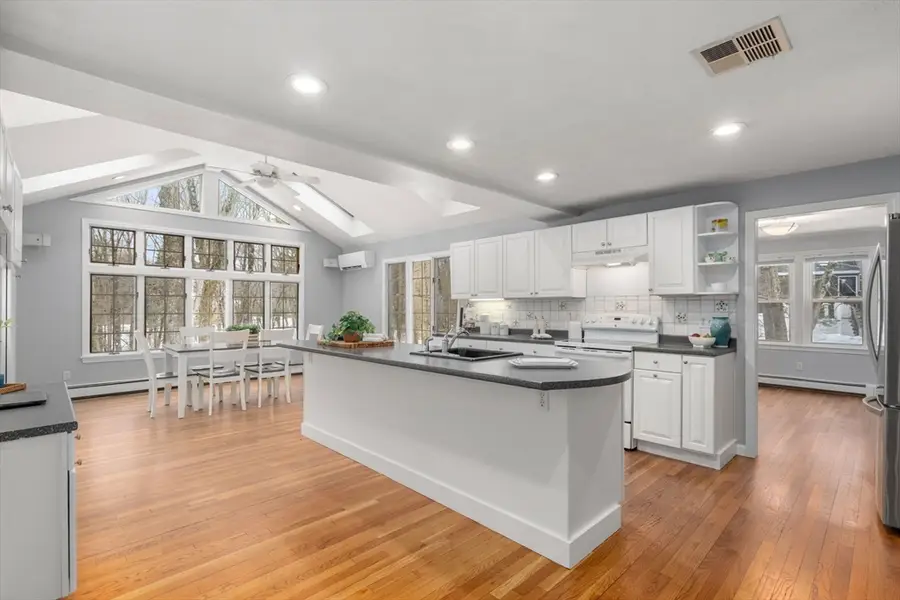 9 Garrison Ln, Southborough, MA 01772 - #3