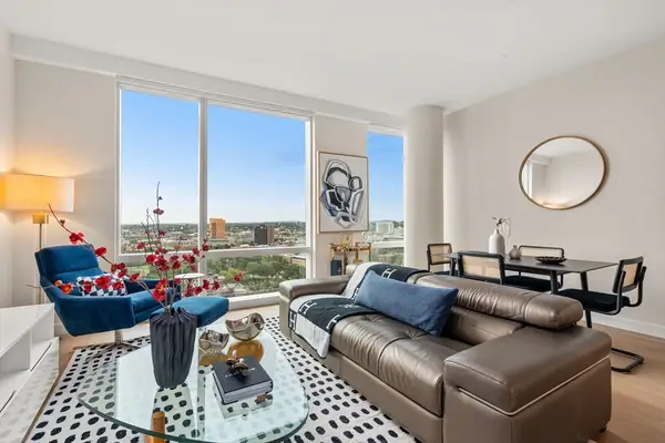 188 Brookline Ave #21B, Boston, MA 02215