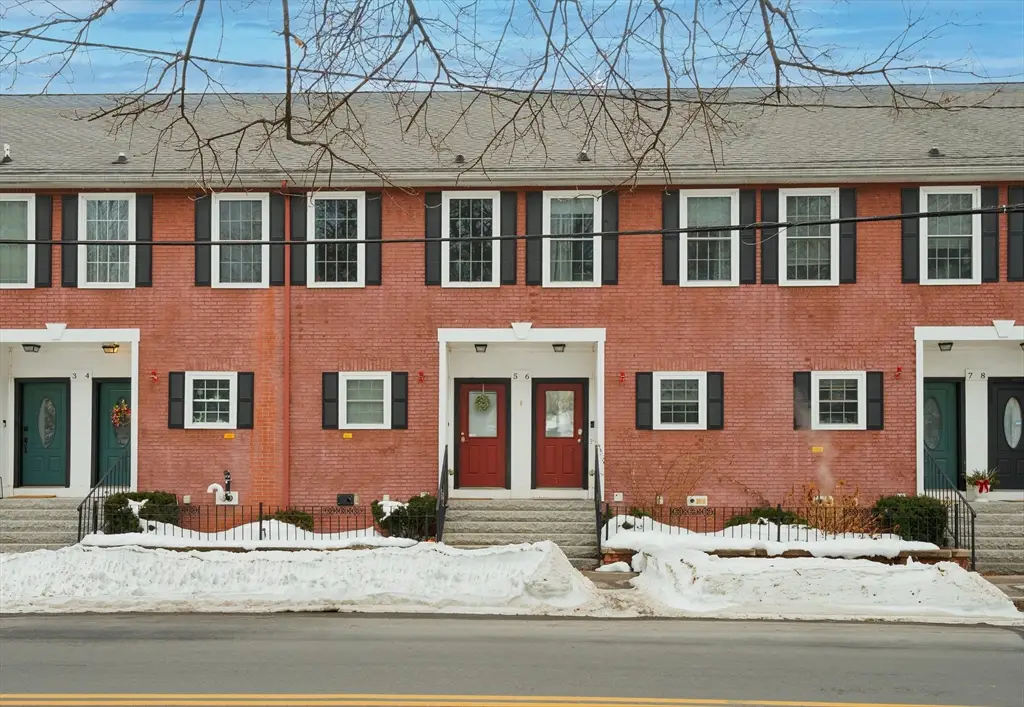 900 Lawrence St #5, Lowell, MA 01852 - #1