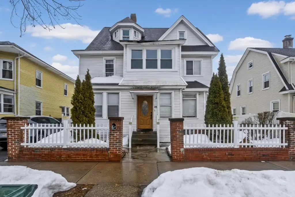 25 Dresden St, Springfield, MA 01109 - #1