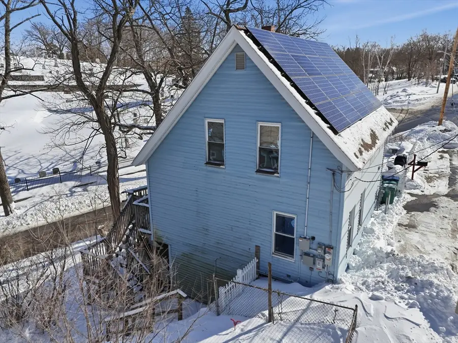 224 Rollstone St, Fitchburg, MA 01420 - #3