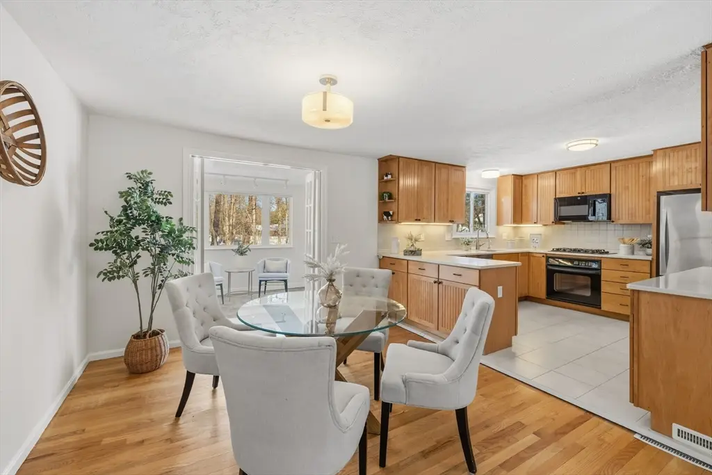 41 Dunster Rd, Bedford, MA 01730 - #1