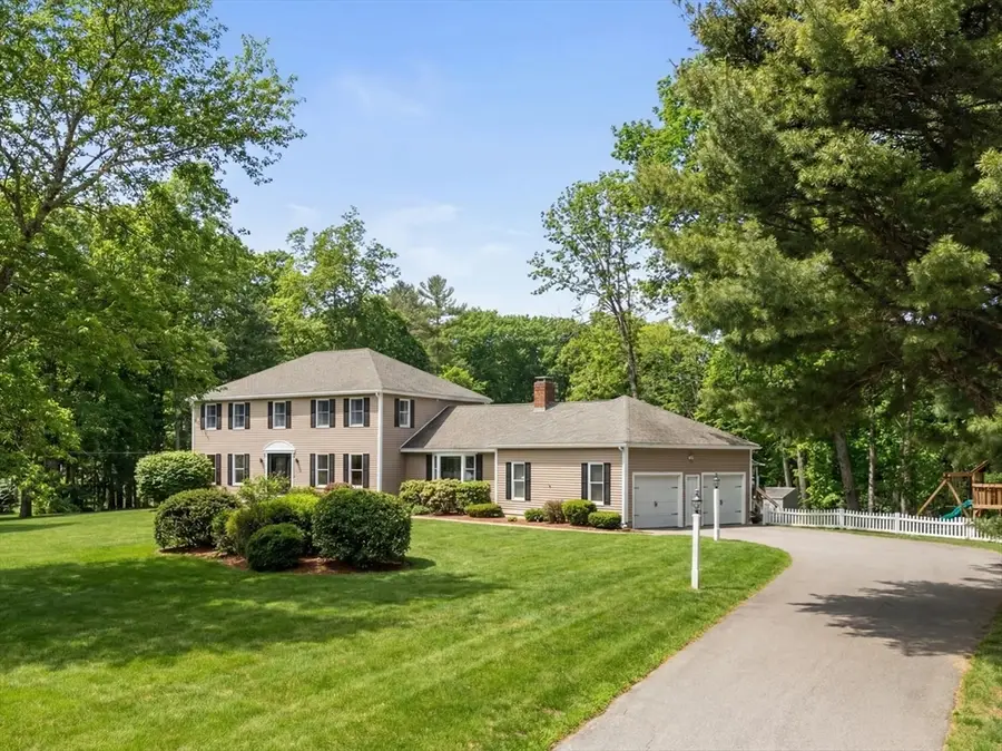 3 Niantic Street, Medfield, MA 02052 - #2