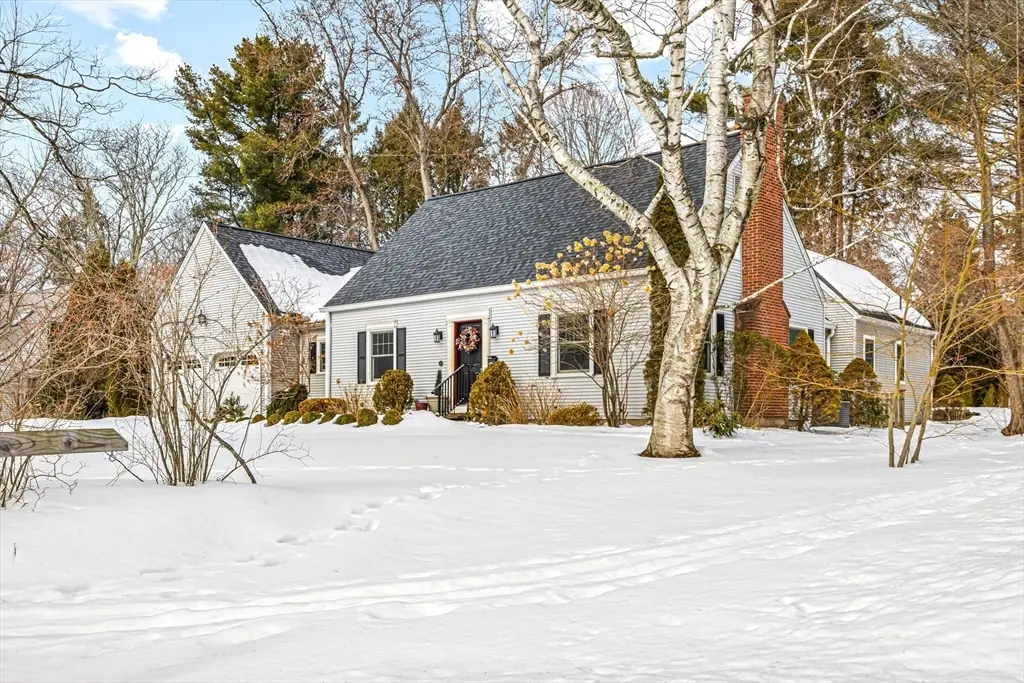 25 Woodbridge Ter, South Hadley, MA 01075 - #1