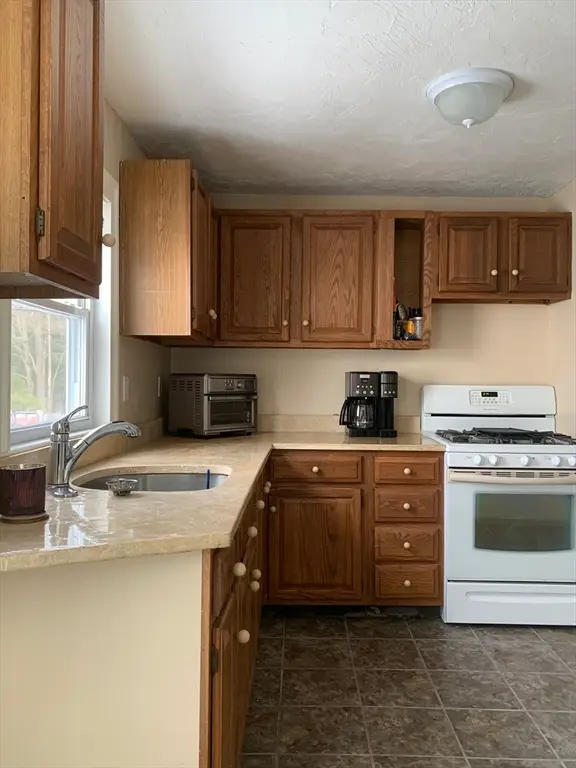 383 Summer St, Brockton, MA 02302 - #3