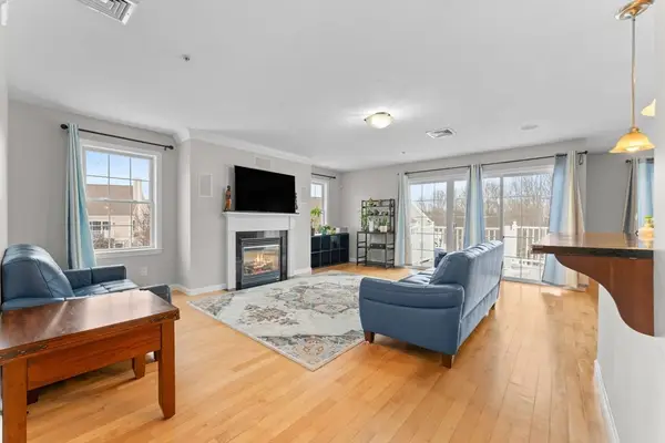 717 Hampton Way #717, Abington, MA 02351