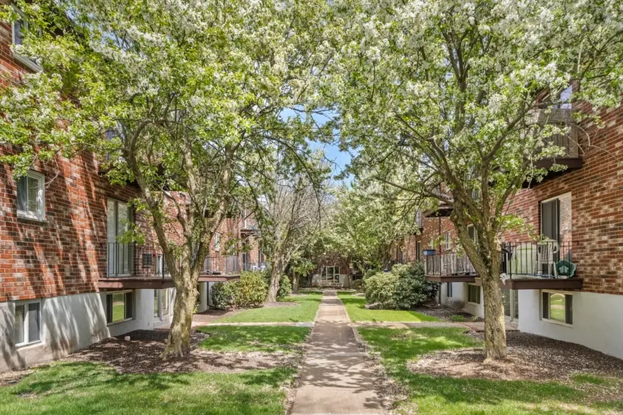 28 Westgate Rd #3, Chestnut Hill, MA 02467 - #2