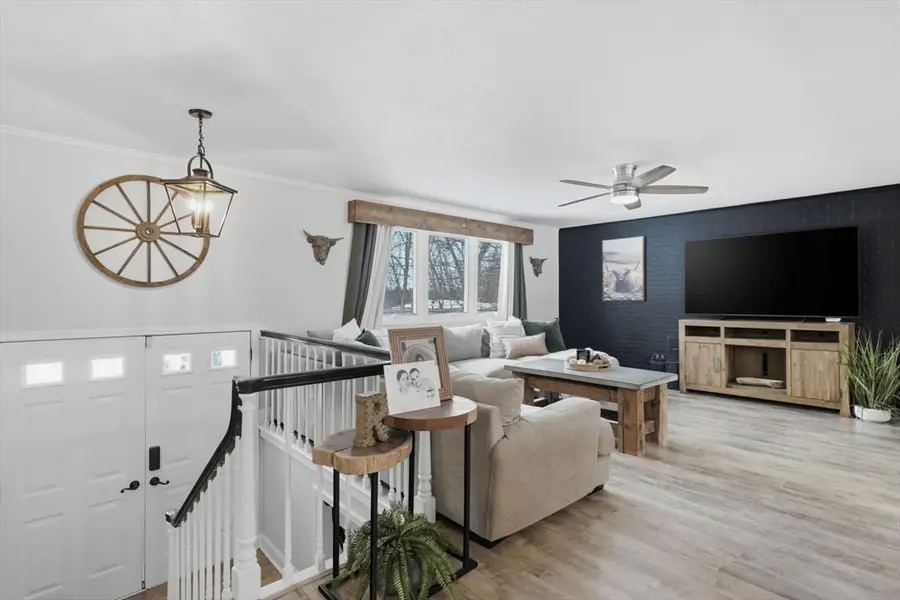 28 Old Jarvis Ave, Holyoke, MA 01040 - #3