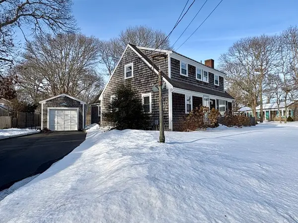 50 Redwood Ln, Barnstable, MA 02601