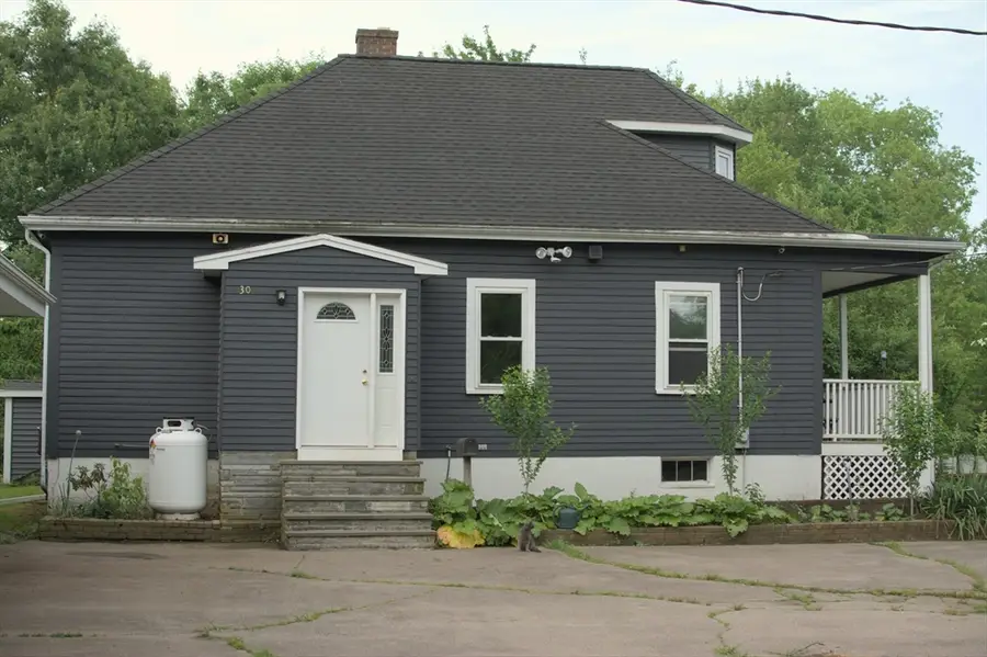 30 Sanger St, Bridgewater, MA 02324 - #3