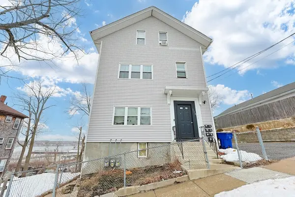118 Maple St, Fall River, MA 02720