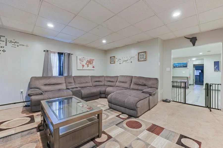 118 Maple St, Fall River, MA 02720 - #3