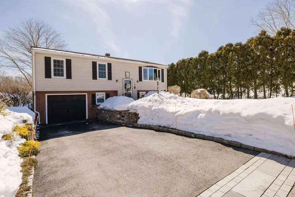 107 Spring Ln, Dartmouth, MA 02747 - #1