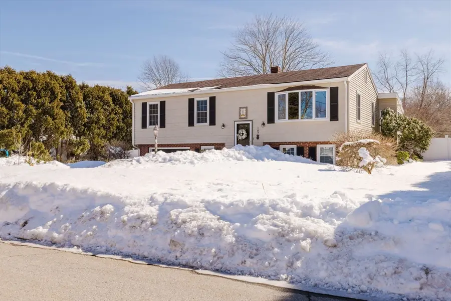 107 Spring Ln, Dartmouth, MA 02747 - #3