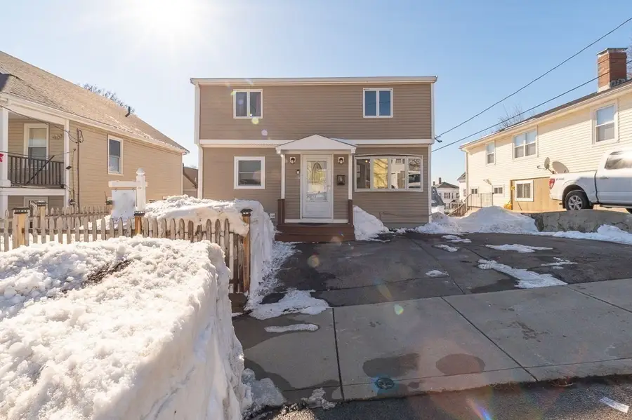 8 Mystic Avenue, Gloucester, MA 01930 - #3