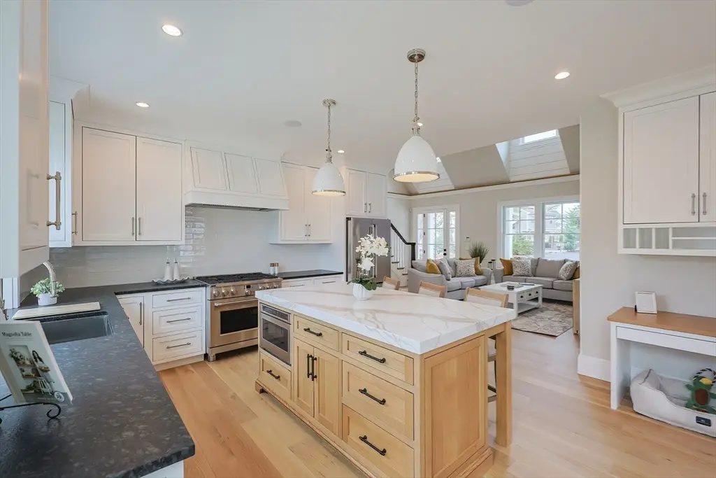 72 Woodside Dr., East Falmouth, MA 02536 - #1