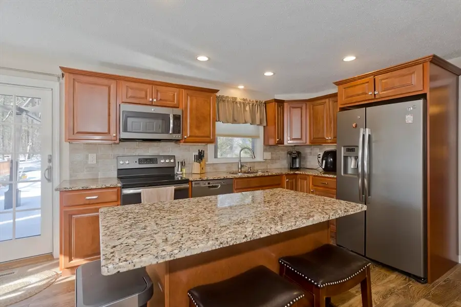 112 North St, Agawam, MA 01001 - #3