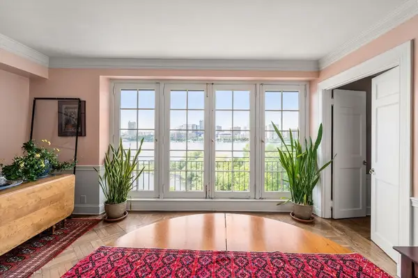 274 Beacon Street #8R, Boston, MA 02116