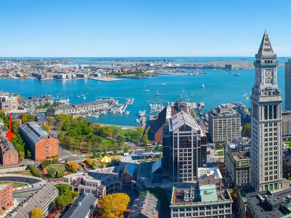 90 Commercial St #1A, Boston, MA 02109