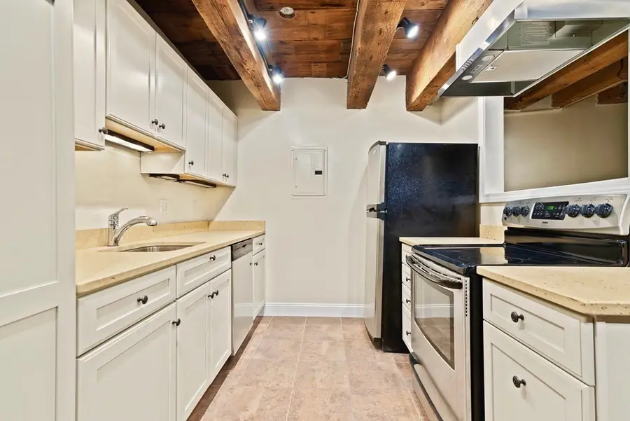 90 Commercial St #1A, Boston, MA 02109 - #2