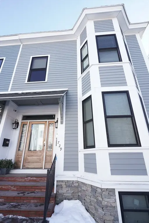 729-731 E 5th St, Boston, MA 02127 - #2