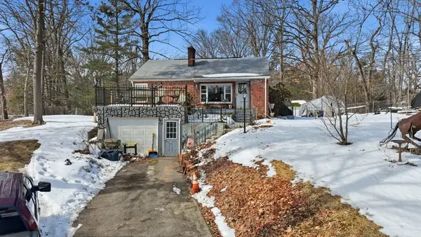 1026 Suffield St, Agawam, MA 01001