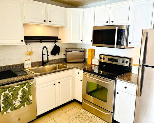 1105 Lexington Street #6-4, Waltham, MA 02452