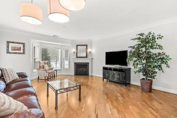 490 Main St #209, Northborough, MA 01532