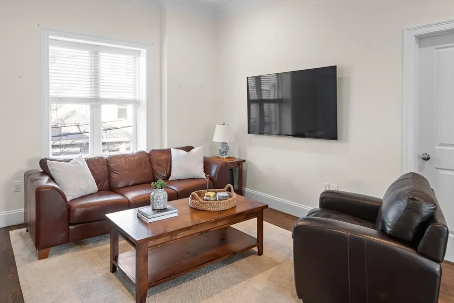 9-11 Ellwood St #4, Boston, MA 02129 - #2