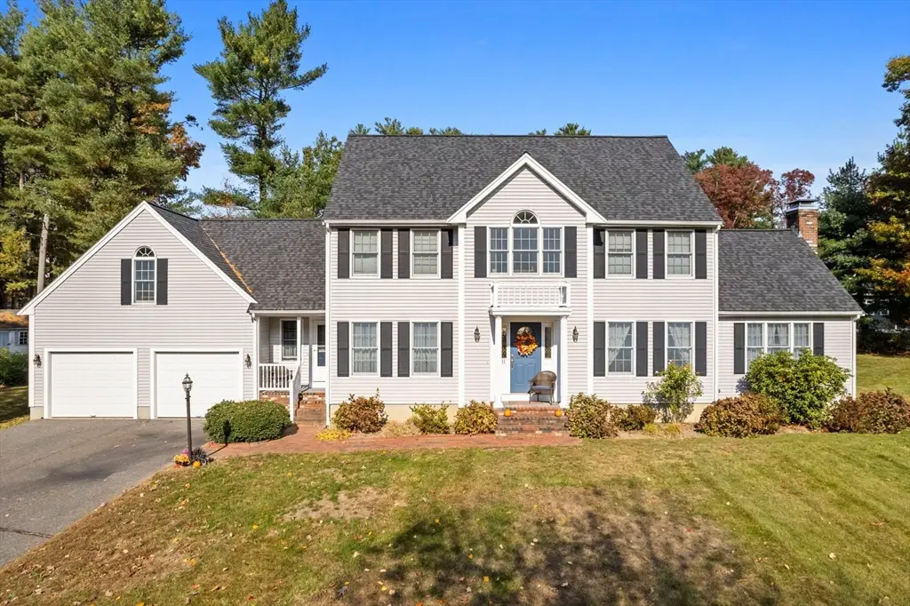11 Satucket Tr, Bridgewater, MA 02324 - #1