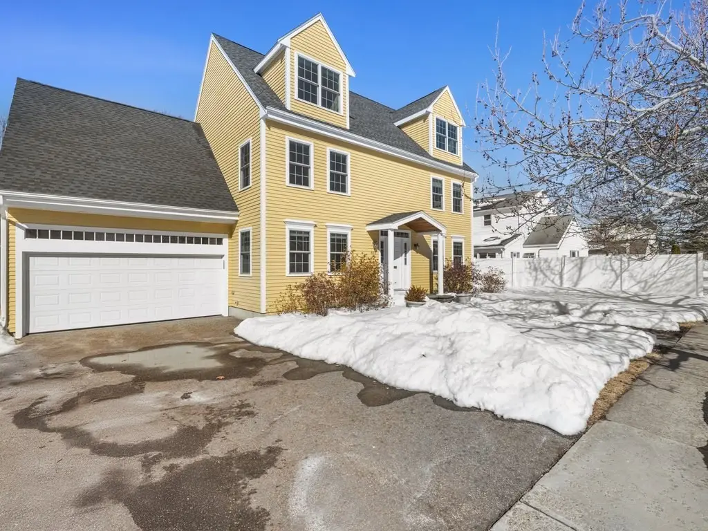 615 Saw Mill Brook Pkway, Newton, MA 02459 - #1