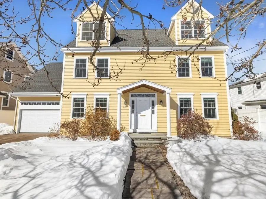 615 Saw Mill Brook Pkway, Newton, MA 02459 - #2