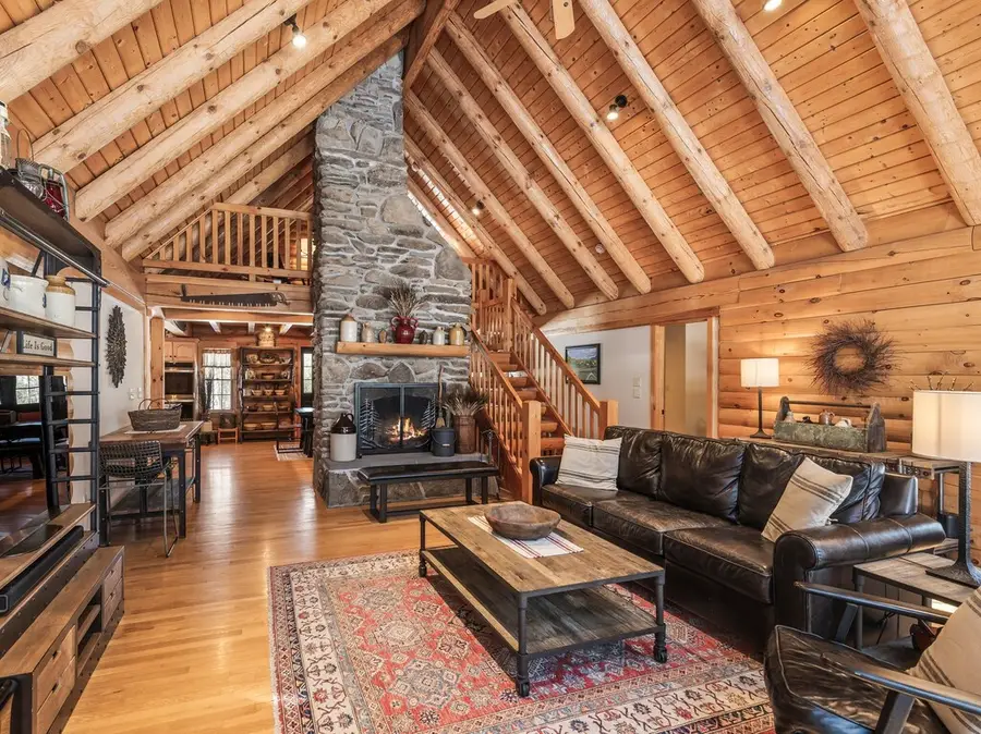 34 Simond Hill Rd, Hubbardston, MA 01452 - #3