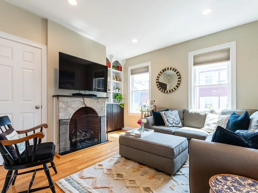 13 Russell St #1, Boston, MA 02129 - #3